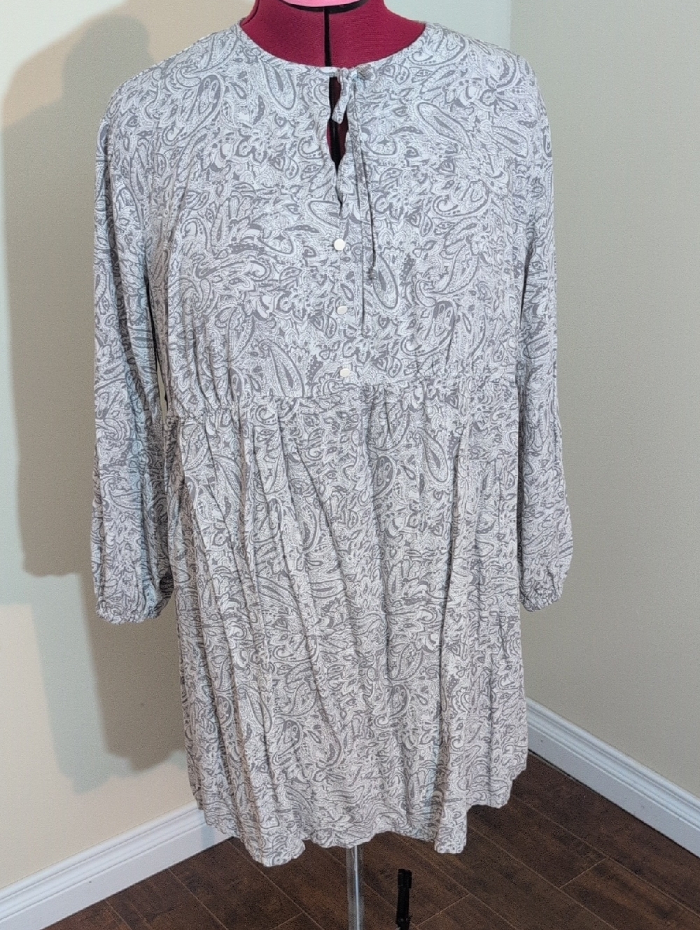 Joe Fresh | Women's Paisley Print Tunic Top - Light Gray Rayon
